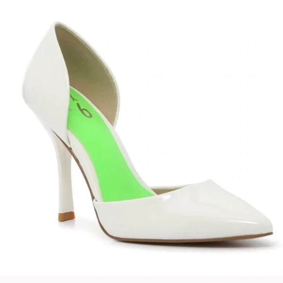 Mix no. 6 white patent pumps. Size 8.5 new in box - Picture 1 of 4